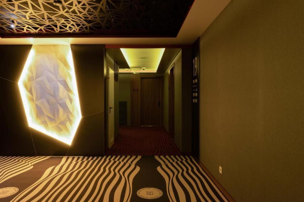 Appartamento Cube House Kiev Esterno foto